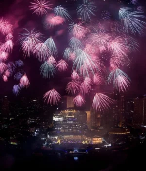 Новий-рік-вже-настав-у-Таїланді,-В'єтнамі,-Камбоджі-та-Лаосі Новий-рік-вже-настав-у-Таїланді,-В'єтнамі,-Камбоджі-та-Лаосі