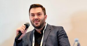 Зеленський “під ялинку” звільнив голову Нацкомісії з цінних паперів Зеленський-“під-ялинку”-звільнив-голову-Нацкомісії-з-цінних-паперів