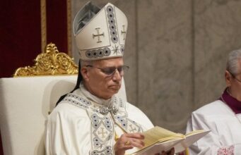 Папа Римський попередив про поширення планів завоювати світ Папа-Римський-попередив-про-поширення-планів-завоювати-світ