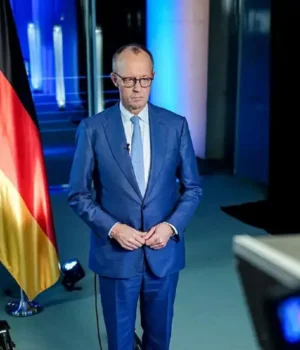 Мерц:-четвертий-рік-поспіль-українці-відзначатимуть-Новий-рік-без-електрики,-під-градом-ракет