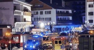 Близько 40 людей загинули у пожежі на гірськолижному курорті Швейцарії – ЗМІ Близько-40-людей-загинули-у-пожежі-на-гірськолижному-курорті-Швейцарії-–-ЗМІ