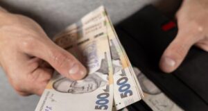 Зростання зарплатні та пенсій: які зміни чекають на українців із січня Зростання-зарплатні-та-пенсій:-які-зміни-чекають-на-українців-із-січня