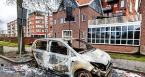 "Насильницькі новорічні святкування": поліція Нідерландів затримала 250 осіб "Насильницькі-новорічні-святкування":-поліція-Нідерландів-затримала-250-осіб