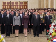 Готують наступницю: донька Кім Чен Ина вперше відвідала державний мавзолей Готують-наступницю:-донька-Кім-Чен-Ина-вперше-відвідала-державний-мавзолей