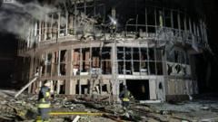 Одна з найбільших атак на Запоріжжя: влучили в ТРЦ Одна-з-найбільших-атак-на-Запоріжжя:-влучили-в-ТРЦ