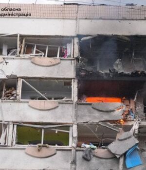 Нічна-атака-на Запоріжжя:-дев’ять-влучань-дронів-та десятки-пошкоджених-будинків