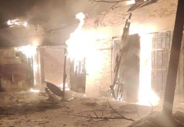 Росіяни обстріляли лікарню на Чернігівщині Росіяни-обстріляли-лікарню-на-Чернігівщині