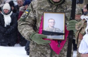 У перший день 2026-го на Волині попрощалися з Героєм Олександром Євтушком У-перший-день-2026-го-на-Волині-попрощалися-з-Героєм-Олександром-Євтушком