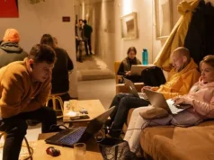 В Україні 2 січня світло вимикатимуть за графіком і аварійно — повний список областей В Україні 2 січня світло вимикатимуть за графіком і аварійно — повний список областей