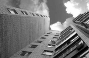 У Луцьку з вікна 9-го поверху вистрибнув 32-річний чоловік У-Луцьку-з-вікна-9-го-поверху-вистрибнув-32-річний-чоловік