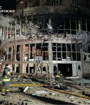 Росіяни-вночі-масовано-атакували-Запоріжжя:-пошкоджені-десятки-будинків Росіяни-вночі-масовано-атакували-Запоріжжя:-пошкоджені-десятки-будинків