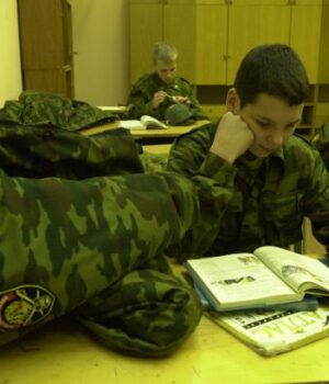 Росія-починає-відкрито-готувати-дітей-до-війни,-–-розвідка