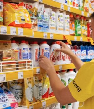 У-луцькій-«Аврорі»-офіційно-працевлаштовують-підлітків-з-16-років