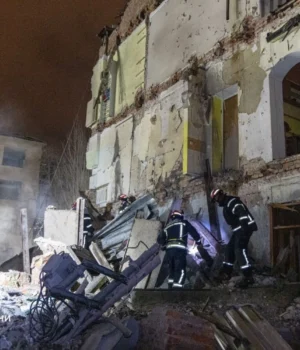 Кількість-жертв-російського-удару-по-Харкову-зросла-до-двох:-під-завалами-знайшли-жінку Кількість-жертв-російського-удару-по-Харкову-зросла-до-двох:-під-завалами-знайшли-жінку