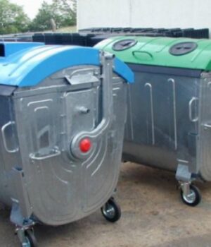 На-баланс-“Луцьспецкомунтрансу”-передали-58-контейнерів-для-збору-твердих-побутових-відходів