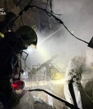 Удар-по-приватній-клініці-на-Оболоні:-під-час-атаки-в-будівлі-перебували-близько-70-осіб Удар-по-приватній-клініці-на-Оболоні:-під-час-атаки-в-будівлі-перебували-близько-70-осіб