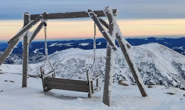 Погода 5 січня: на горі Піп Іван зафіксовано -14°С при хмарній погоді та вітрі –... Погода-5-січня:-на-горі-Піп-Іван-зафіксовано-14°С-при-хмарній-погоді-та-вітрі-–.