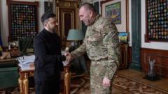 Василь Малюк заявив, що йде з посади голови СБУ. Його обовʼязки виконуватиме Євген Хмара Василь-Малюк-заявив,-що-йде-з-посади-голови-СБУ.-Його-обовʼязки-виконуватиме-Євген-Хмара