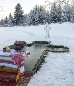 6-січня:-свята,-події,-факти.-Водохреще-та-День-яблуні