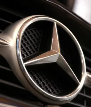 mercedes-benz-запускає-систему-допомоги-водіям-–-конкурента-tesla-fsd-для-міських-вулиць-США mercedes-benz-запускає-систему-допомоги-водіям-–-конкурента-tesla-fsd-для-міських-вулиць-США