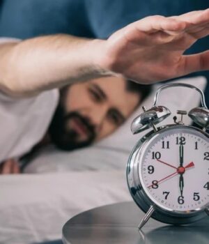 Вчені-розповіли,-чому-ми-прокидаємося-до-сигналу-будильника