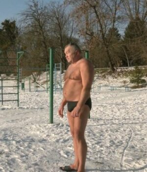 «Від-цього-кайфуєш»:-як-у-Луцьку-загартовуються-у-холодній-воді.-ВІДЕО «Від-цього-кайфуєш»:-як-у-Луцьку-загартовуються-у-холодній-воді.-ВІДЕО