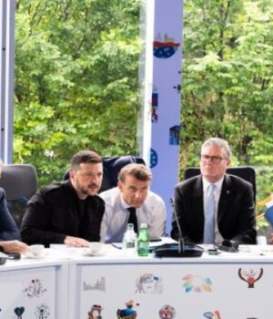 Союзники-у-Парижі-обговорять-присутність-військ-в-Україні-і-письмові-зобов’язання,-–-ЗМІ