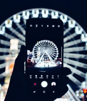 Суд-арештував-колесо-огляду-на-Контрактовій-площі-в-Києві-та-заборонив-його-роботу