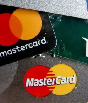 Банк-заблокував-картку-без-попередження:-які-причини-і що робити