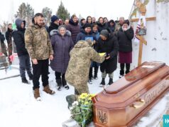 Батьки поховали наймолодшого сина: на Любешівщині прощалися з Героєм Федором Корцем Батьки-поховали-наймолодшого-сина:-на-Любешівщині-прощалися-з-Героєм-Федором-Корцем