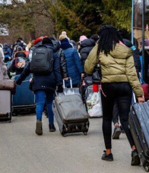 Черги-на-кордонах:-куди-та-навіщо-їдуть-українці