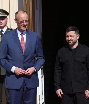 Мерц-звернувся-з-вимогою-до-Зеленського-через-виїзд-молодих-українців