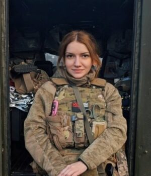 Дружина-священника-з-Волині-стала-бойовим-медиком