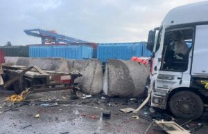 Росія вдарила по двох портах на Одещині: є загиблий та багато поранених Росія-вдарила-по-двох-портах-на-Одещині:-є-загиблий-та-багато-поранених