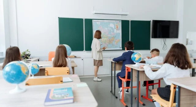 Школи Рівненщини завтра проводитимуть навчання дистанційно Школи-Рівненщини-завтра-проводитимуть-навчання-дистанційно