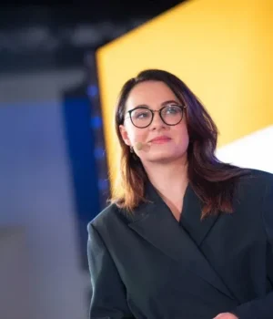 Школи і частина підприємств переходять на дистанційку через складні погодні умови