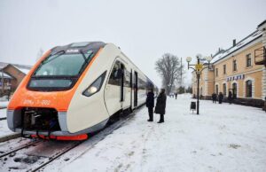 На Київщині через аварію на ЛЕП затримали низку поїздів На-Київщині-через-аварію-на-ЛЕП-затримали-низку-поїздів