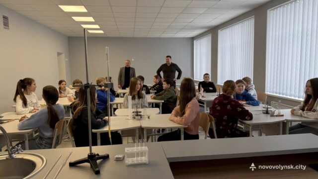 У Нововолинському ліцеї №7 оновили класи та вбиральні У-Нововолинському-ліцеї-№7-оновили-класи-та-вбиральні