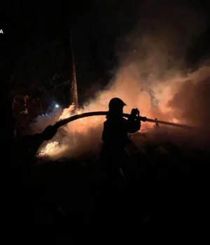 У-Києві-після-нічної-атаки-рф-одна-людина-зникла-безвісти-–-МВС