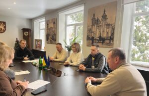 Школярів Володимирської громади переводять на дистанційне навчання Школярів-Володимирської-громади-переводять-на-дистанційне-навчання