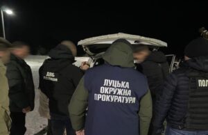 На Волині жінка за 15 тисяч гривень «хотіла» скласти іспит та отримати посвідчення водія На-Волині-жінка-за-15-тисяч-гривень-«хотіла»-скласти-іспит-та-отримати-посвідчення-водія