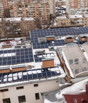 Волинська-лікарня-отримала-380-сонячних-панелей