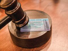 Запевняла, що це антидепресанти: на 10 років забрали права у лучанки, яку спіймали з ознаками... Запевняла,-що-це-антидепресанти:-на-10-років-забрали-права-у-лучанки,-яку-спіймали-з-ознаками.