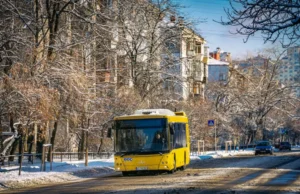 У Києві запускають дублюючі автобусні маршрути через зупинку електротранспорту У-Києві-запускають-дублюючі-автобусні-маршрути-через-зупинку-електротранспорту