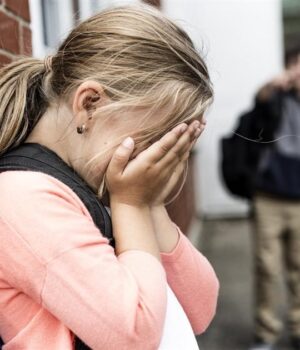 Знімав-образливі-відео:-на-Волині-судили-матір-учня-за-булінг-іншої-школярки Знімав-образливі-відео:-на-Волині-судили-матір-учня-за-булінг-іншої-школярки