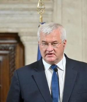 Україна-закликає-посилити-тиск-на-іранський-владу-за-репресії-і-підтримку-рф-–-Сибіга