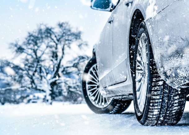 Що робити, якщо авто застрягло у снігу: поради водіям Що-робити,-якщо-авто-застрягло-у-снігу:-поради-водіям