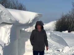 Дорога в “снігових тунелях”: замети на Прикарпатті перевищували зріст людини (відео) Дорога-в-“снігових-тунелях”:-замети-на-Прикарпатті-перевищували-зріст-людини-(відео)