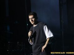 «Без операції не обійшлось»: відомий співак з Волині налякав фанатів знімком з милицями «Без-операції-не-обійшлось»:-відомий-співак-з-Волині-налякав-фанатів-знімком-з-милицями