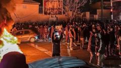 Вулиці Ірану палають. Попри арешти та сотні загиблих і поранених, протести посилюються Вулиці-Ірану-палають.-Попри-арешти-та-сотні-загиблих-і-поранених,-протести-посилюються